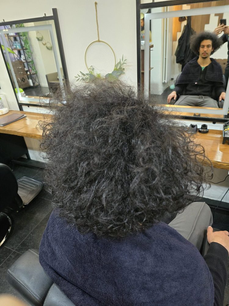 Dameskapsel gladde bob, glanzend geknipt — Kapsalon Bist Wilrijk